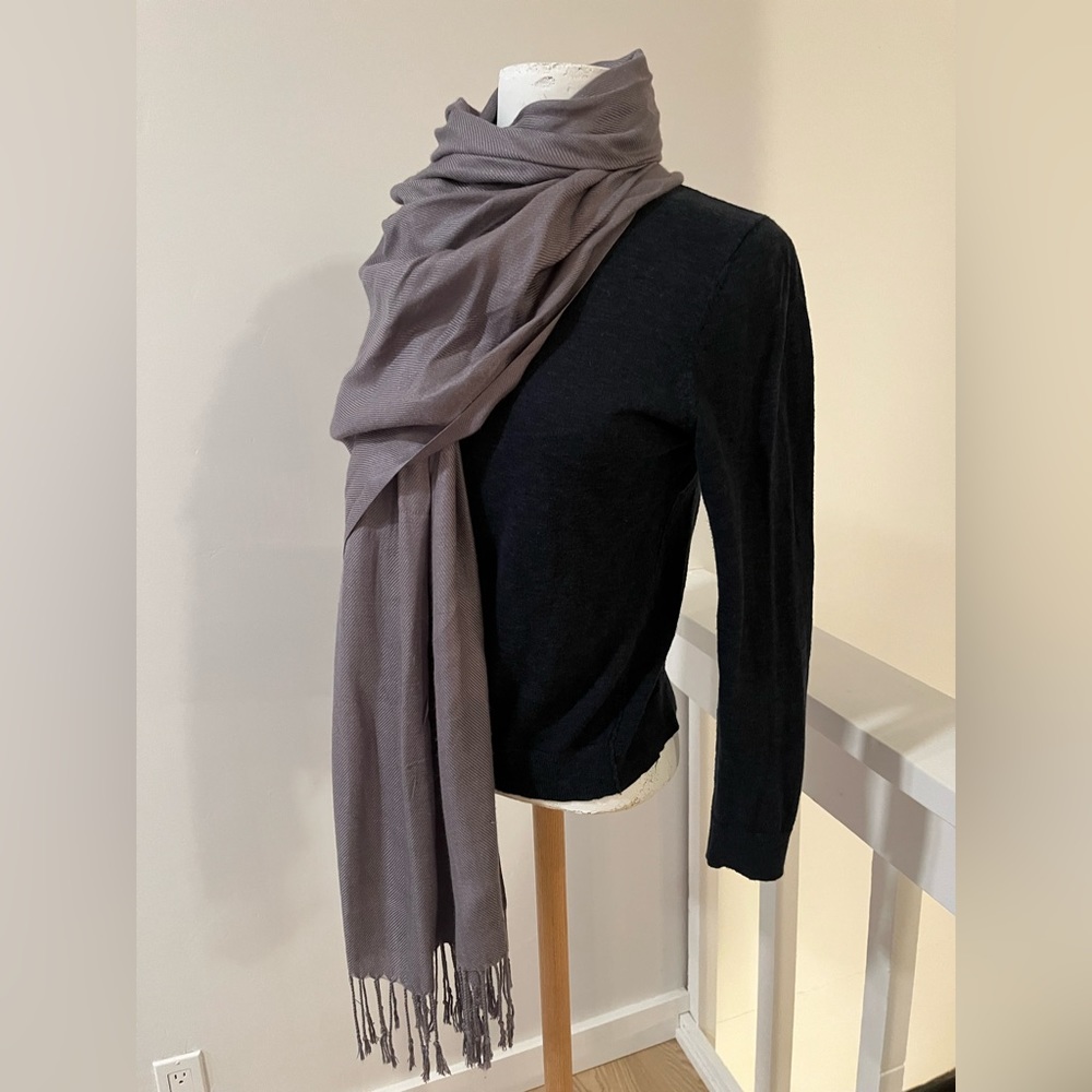 Grey Scarf / Pashmina